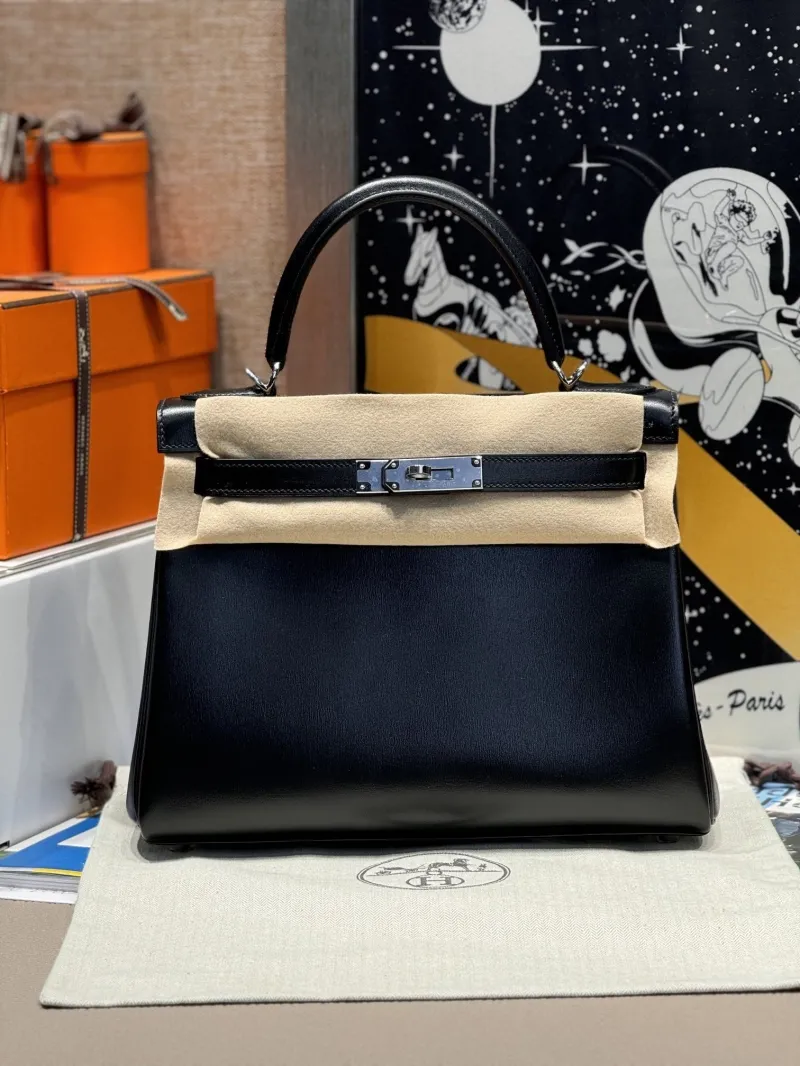 Hermes Black Kelly Handbag 138