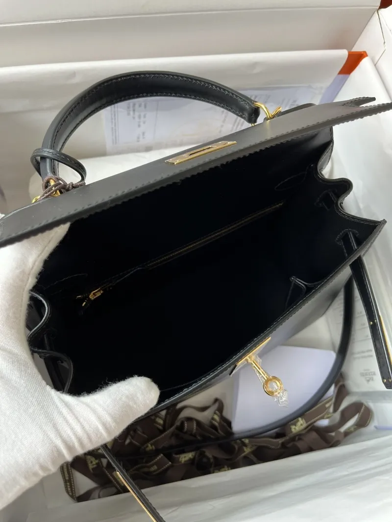 Hermes Black Leather Kelly Handbag - Image 4