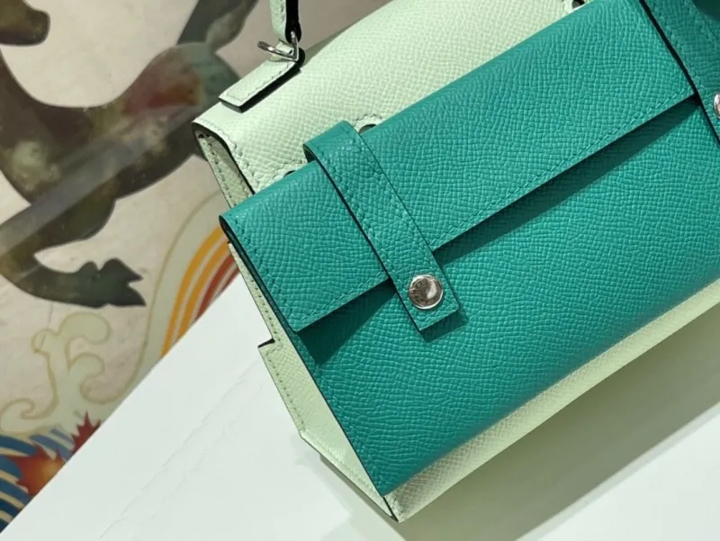 Hermes Kelly 178 Pale Green Handbag - Image 4