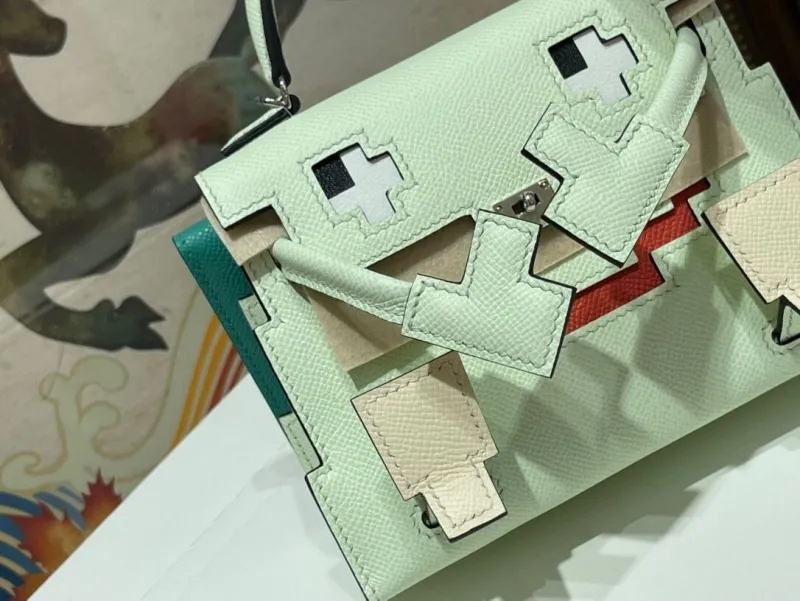 Hermes Kelly 178 Pale Green Handbag - Image 5