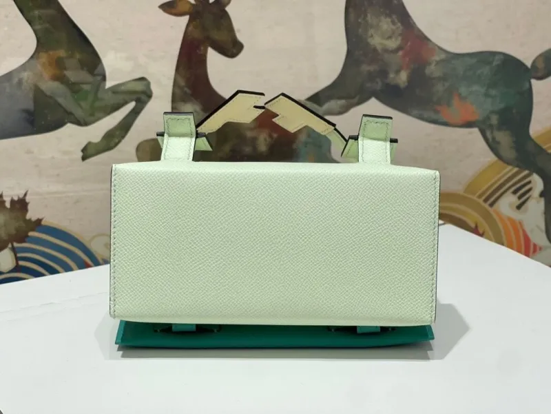 Hermes Kelly 178 Pale Green Handbag - Image 6