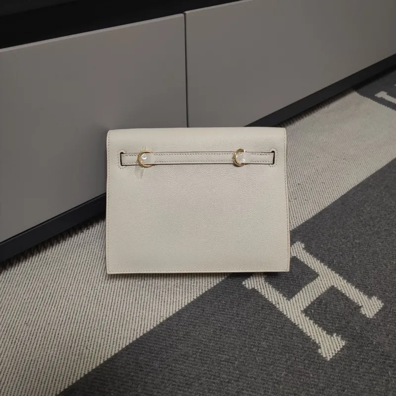 Alternative view of Hermes Off-White Kelly Leather Handbag 183