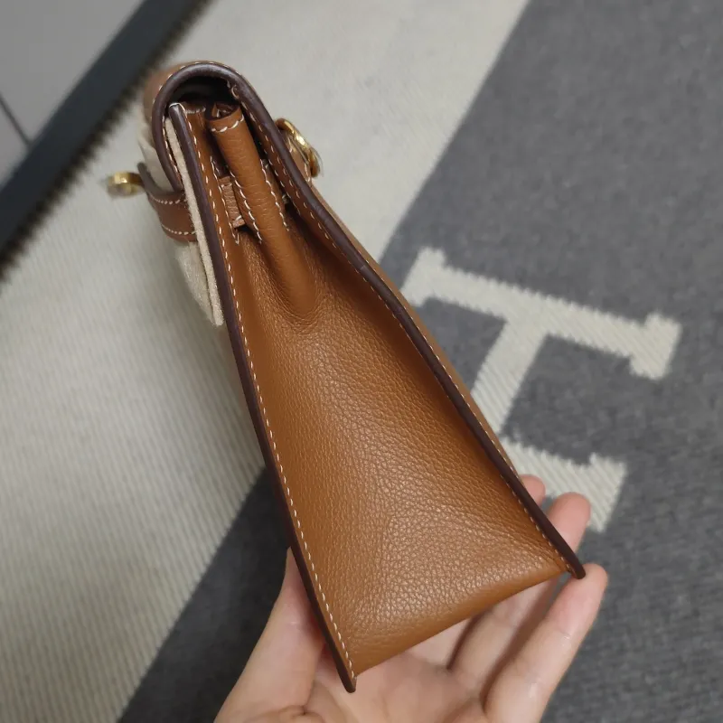 Alternative view of Hermes Brown Kelly Handbag 184