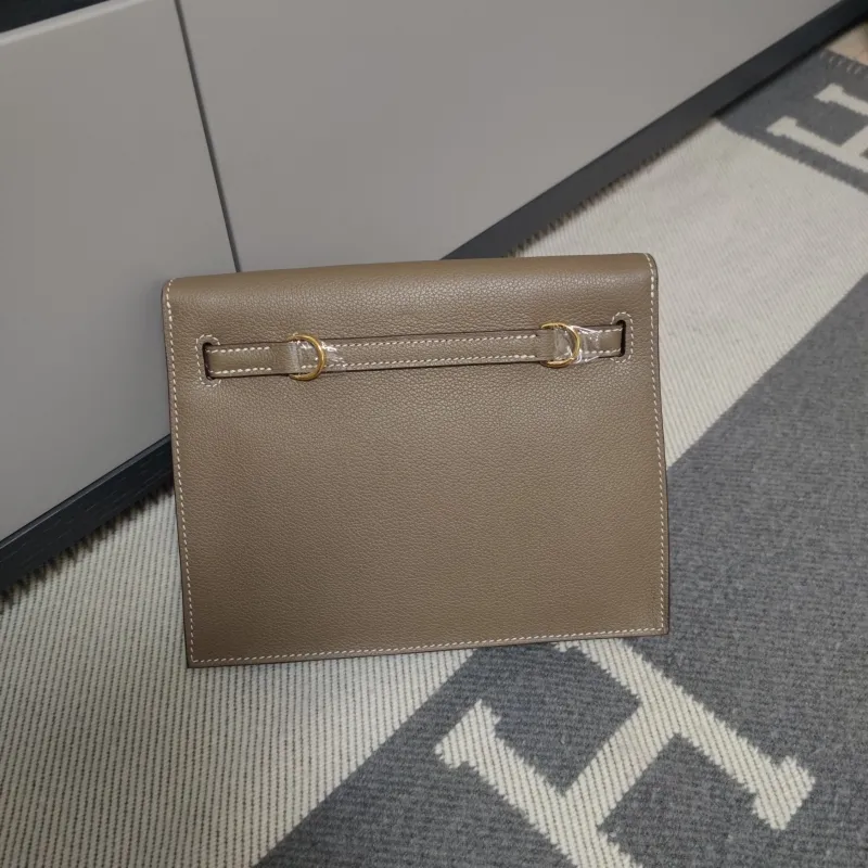 Alternative view of Hermes Taupe Kelly Handbag 185