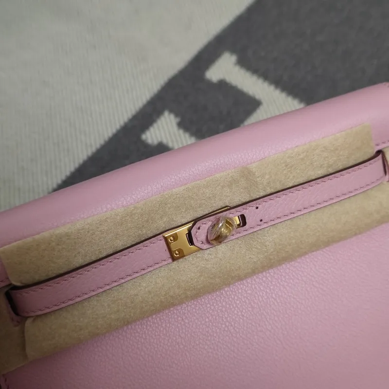 Hermes Pink Kelly Leather Handbag - Image 7
