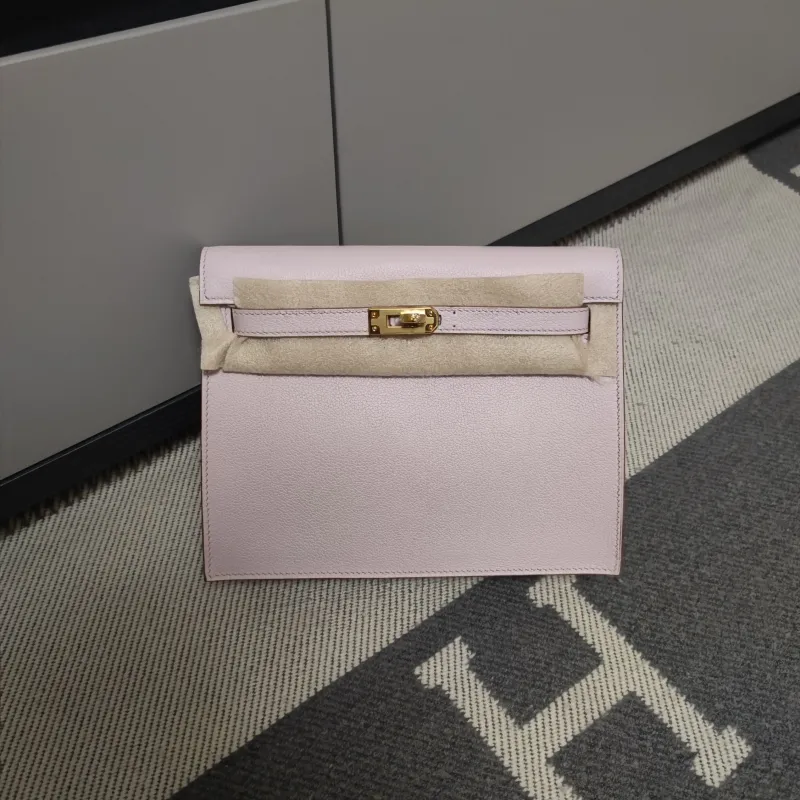 Hermes Pale Pink Leather Kelly Handbag