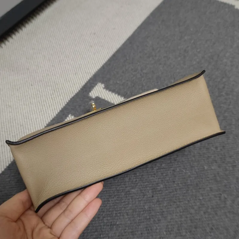 Hermes Beige Kelly Handbag 201 - Image 4