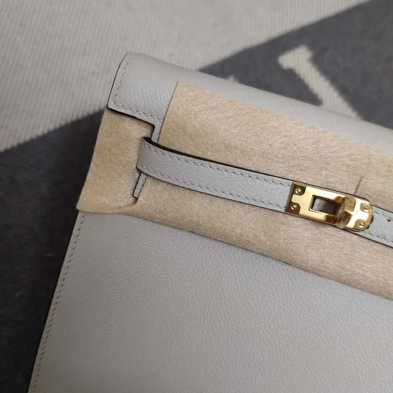 Hermes Kelly 206 Light Gray Leather Handbag - Image 5