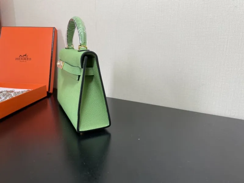 Alternative view of Hermes Mini Kelly 232 Green Leather Handbag