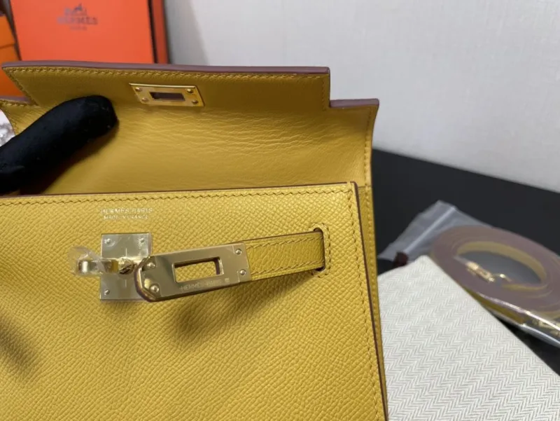 Hermes Yellow Kelly Handbag 234 - Image 6