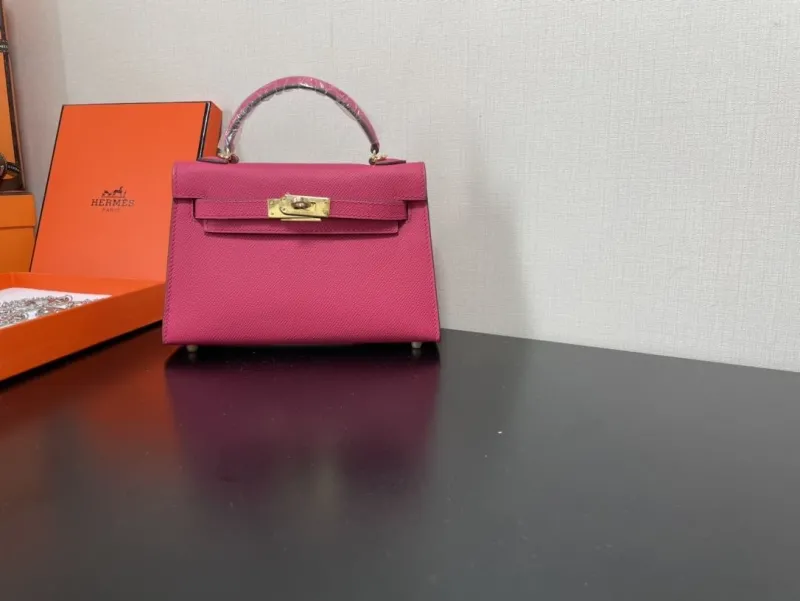 Hermes Kelly 248 Pink Leather Handbag