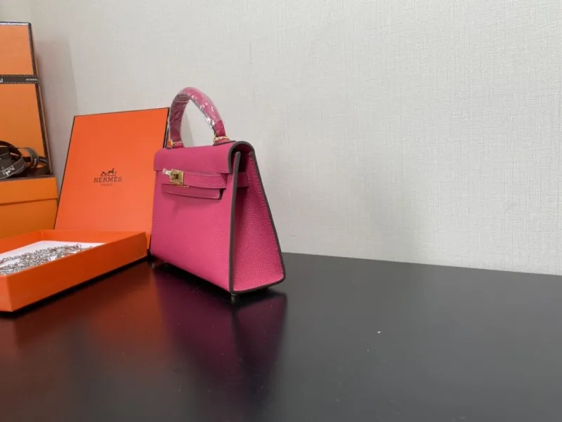 Alternative view of Hermes Kelly 248 Pink Leather Handbag