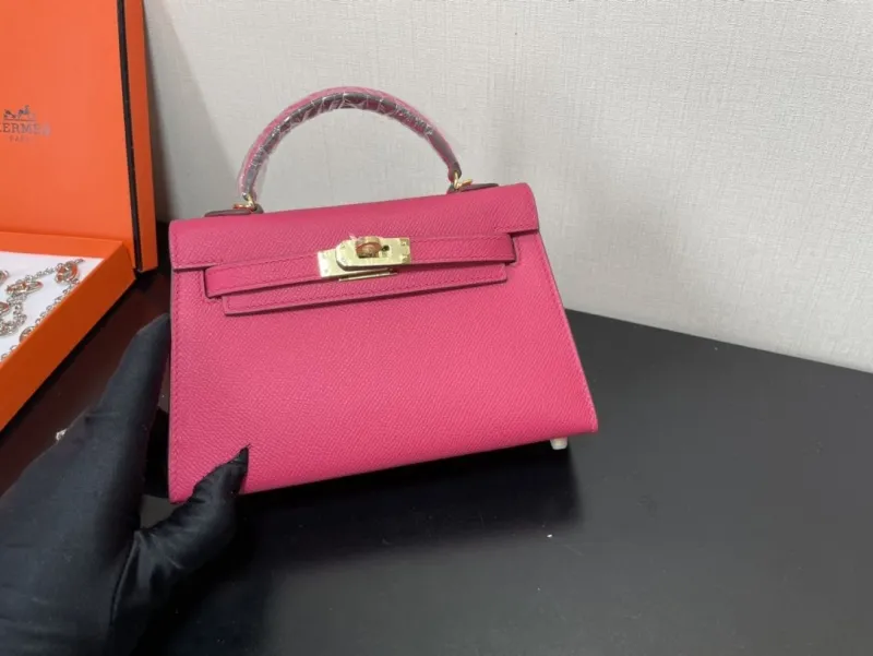 Hermes Kelly 248 Pink Leather Handbag - Image 6