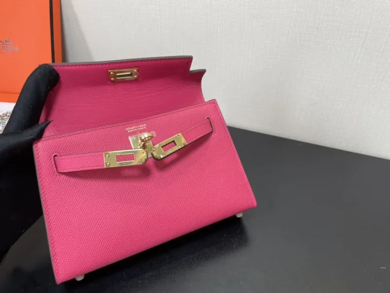 Hermes Kelly 248 Pink Leather Handbag - Image 7