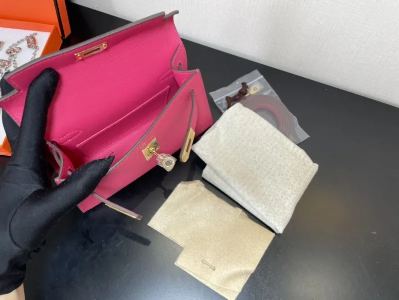 Hermes Kelly 248 Pink Leather Handbag - Image 8