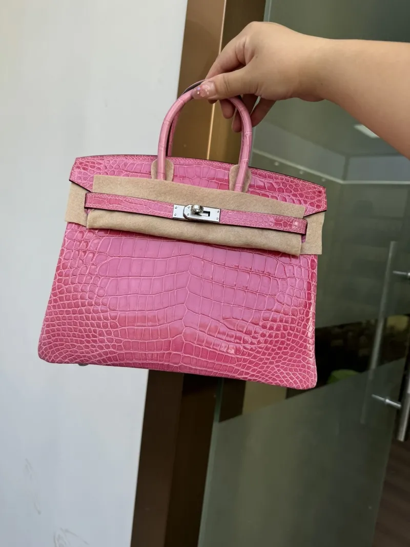 Hermes Pink Crocodile Leather Kelly Handbag 533