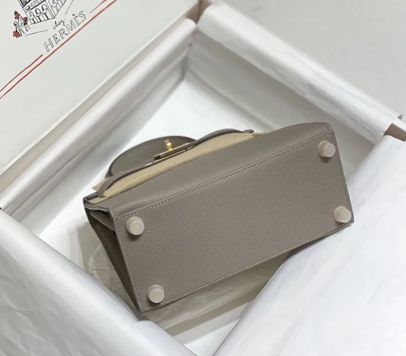 Hermes Gray Kelly Leather Handbag - Image 4