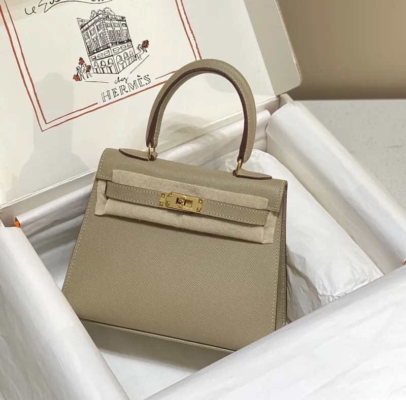 Alternative view of Hermes Beige Kelly Leather Handbag 549