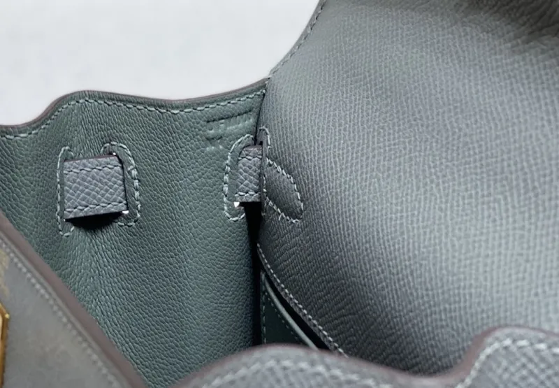 Hermes Gray Kelly Handbag 550 - Image 8