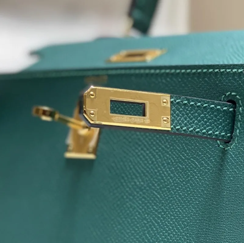 Hermes Green Kelly Handbag 552 - Image 8