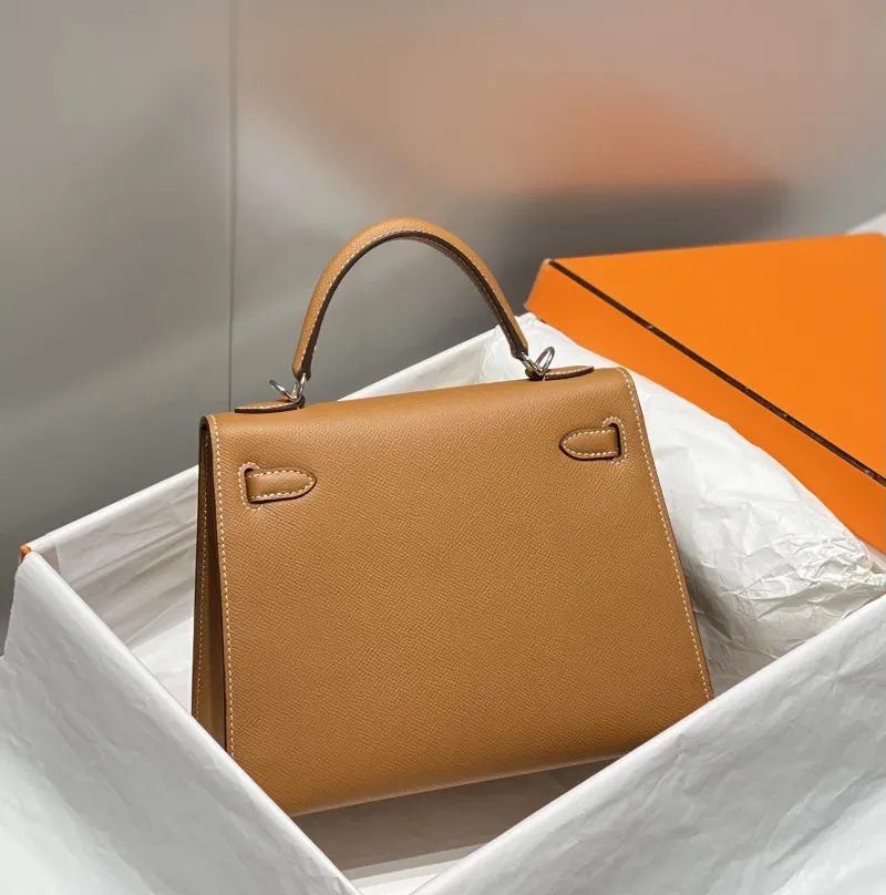Alternative view of Hermes Kelly Tan Leather Handbag 560