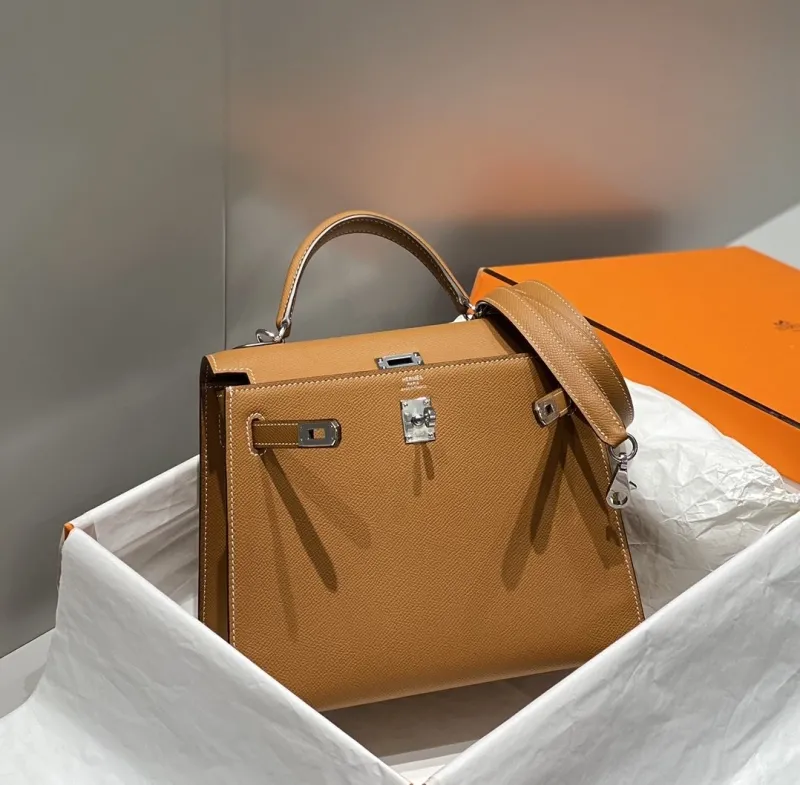 Hermes Kelly Tan Leather Handbag 560 - Image 3
