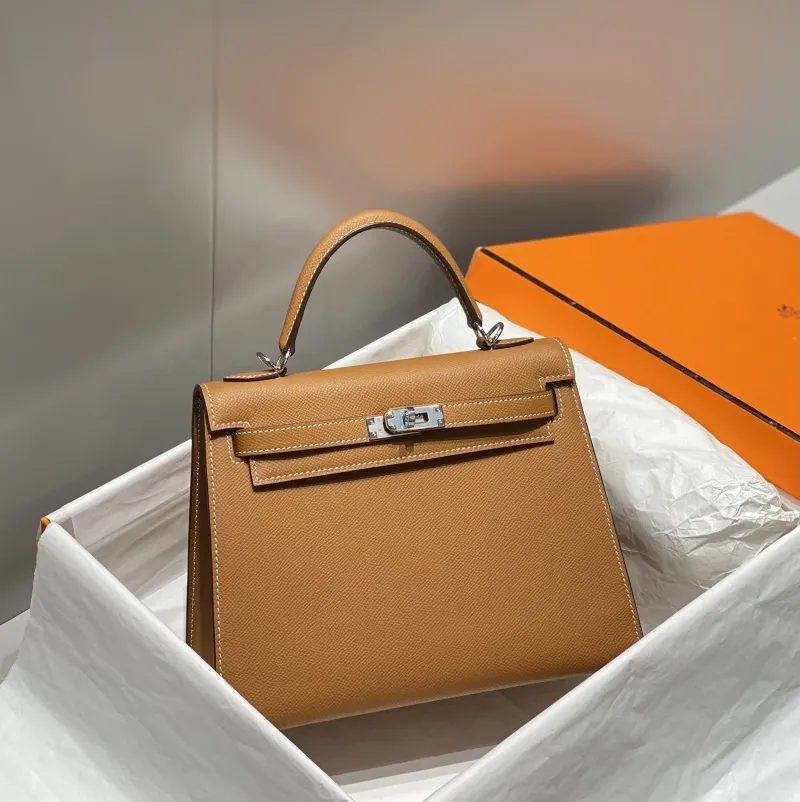 Hermes Kelly Tan Leather Handbag 560 - Image 4