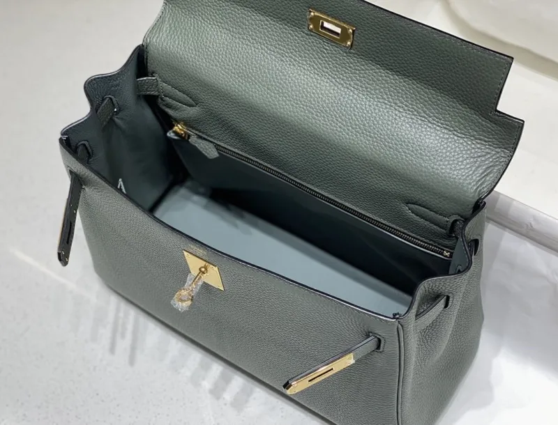 Hermes Kelly Green Leather Handbag 562 - Image 9