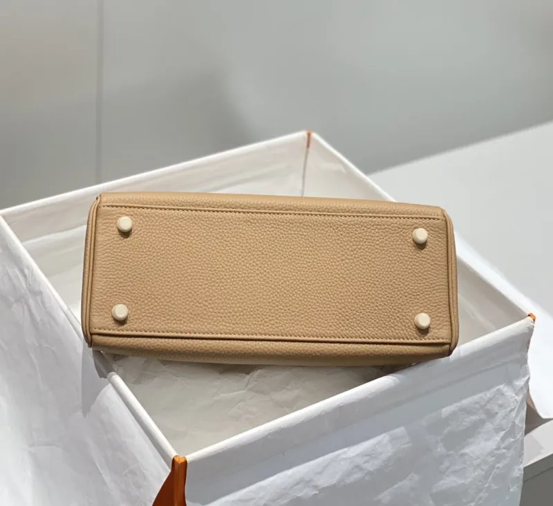 Hermes Beige Kelly Handbag 566 - Image 4
