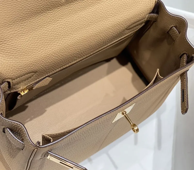 Hermes Beige Kelly Handbag 566 - Image 9