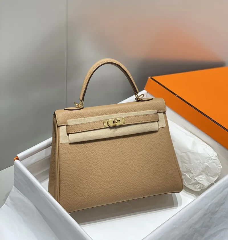 Hermes Beige Leather Kelly Handbag 567
