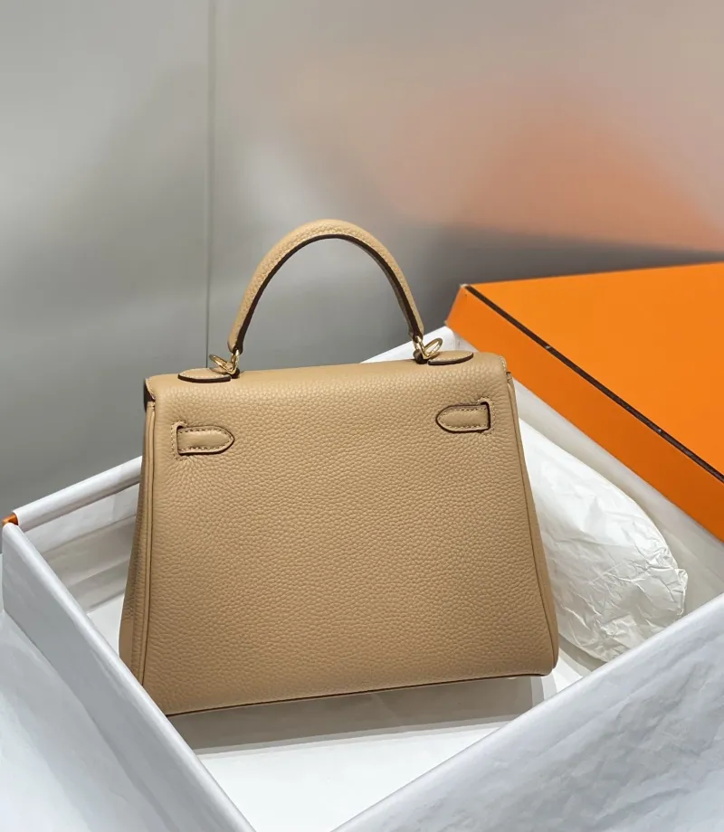 Alternative view of Hermes Beige Leather Kelly Handbag 567