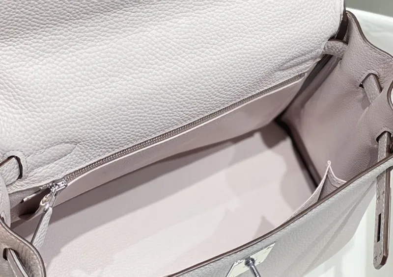 Hermes Pale Pink Kelly Bag 570 - Image 9