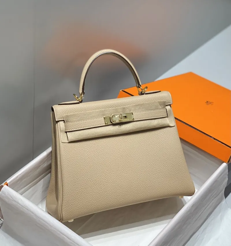 Hermes Beige Kelly Handbag 574