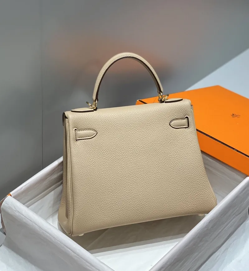 Alternative view of Hermes Beige Kelly Handbag 574