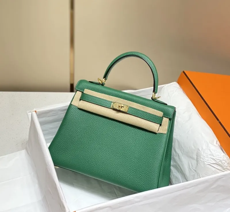 Hermes Green Kelly Leather Handbag 581