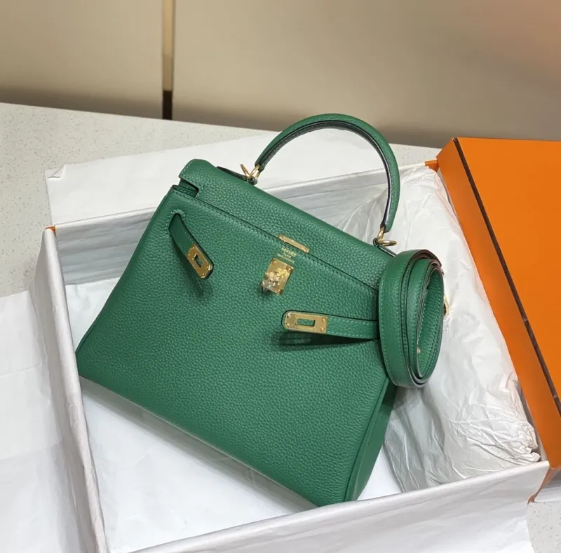 Hermes Green Kelly Leather Handbag 581 - Image 3