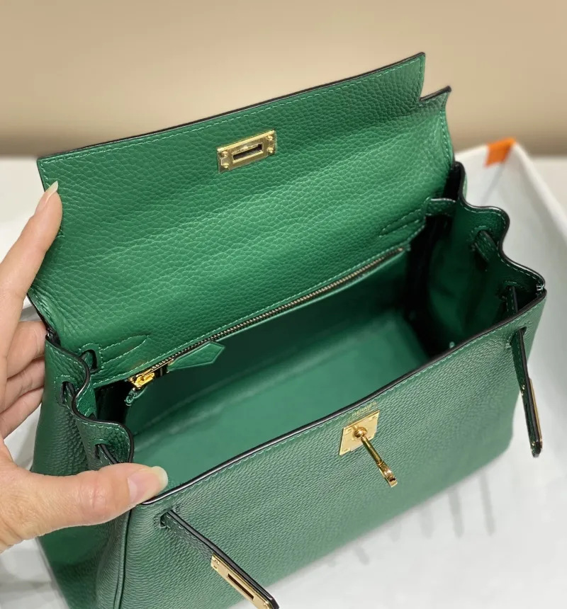 Hermes Green Kelly Leather Handbag 581 - Image 9
