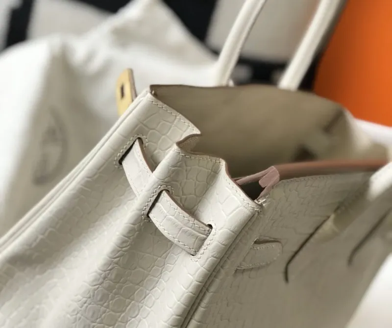 Hermes White Crocodile Leather Kelly Handbag - Image 3