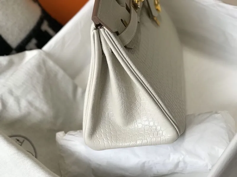 Hermes White Crocodile Leather Kelly Handbag - Image 6