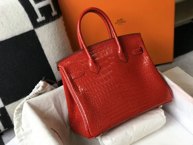 Hermes Red Crocodile Leather Kelly Handbag 620 - Image 3