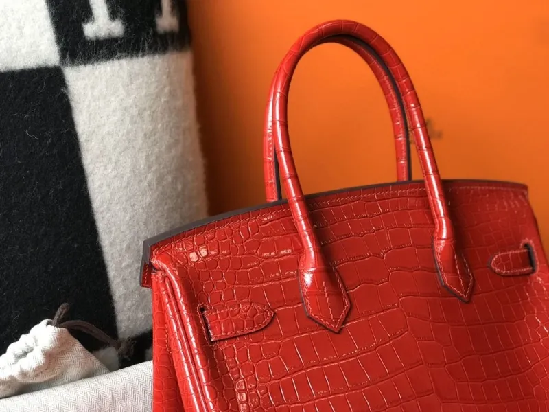 Hermes Red Crocodile Leather Kelly Handbag 620 - Image 4