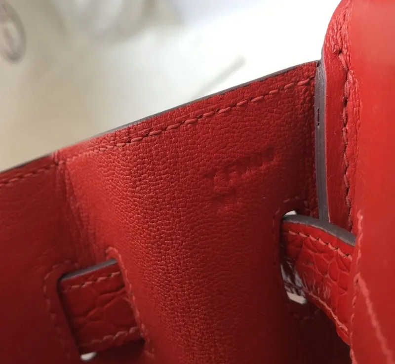 Hermes Red Crocodile Leather Kelly Handbag 620 - Image 8