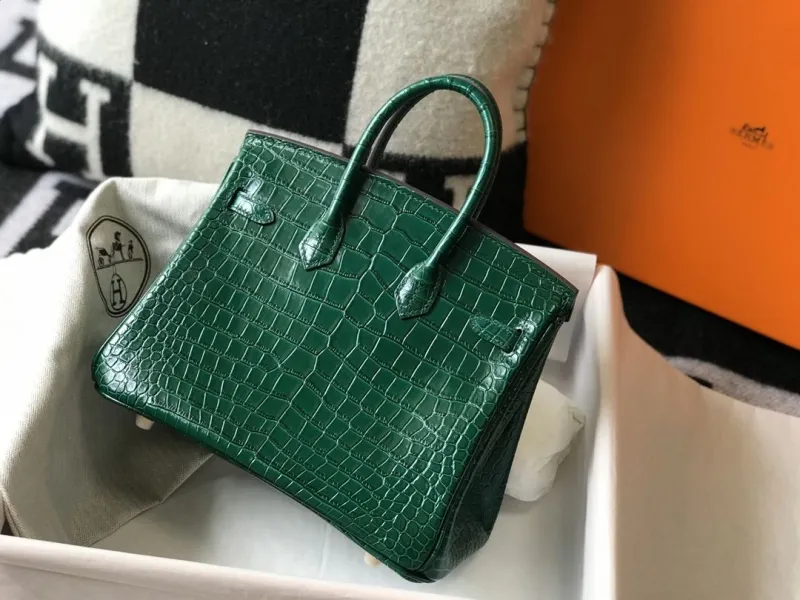 Alternative view of Hermes Green Crocodile Leather Kelly Handbag 621