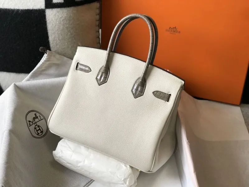 Alternative view of Hermes Off White Gray Crocodile Leather Kelly Handbag