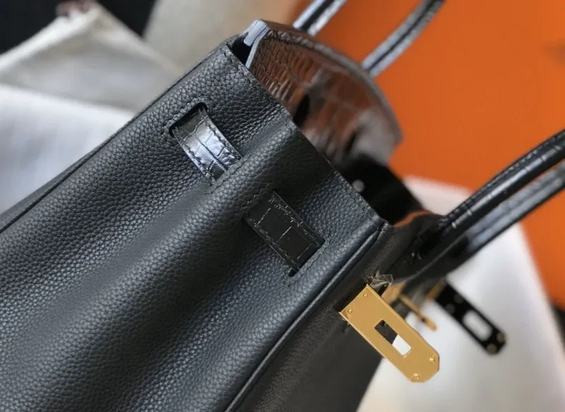 Hermes Black Leather Kelly Handbag 634 - Image 4