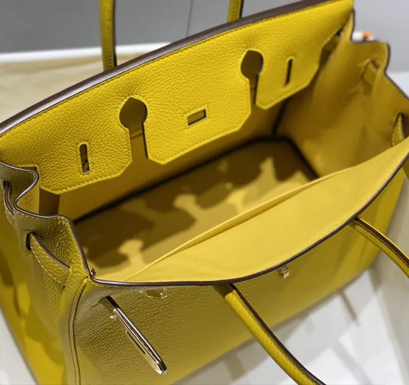 Hermes Yellow Kelly Leather Handbag 689 - Image 9