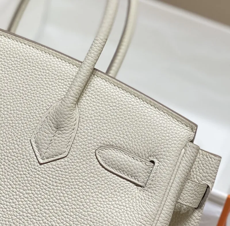 Hermes Off-White Leather Kelly Handbag 692 - Image 7