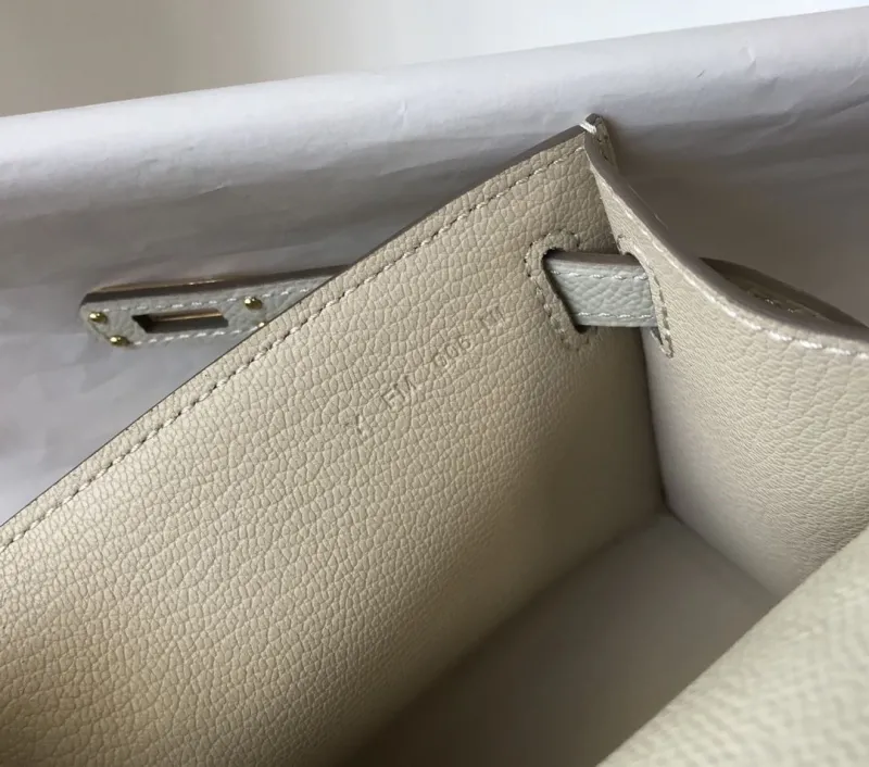Hermes Kelly DanSe Off-White Leather Handbag - Image 9