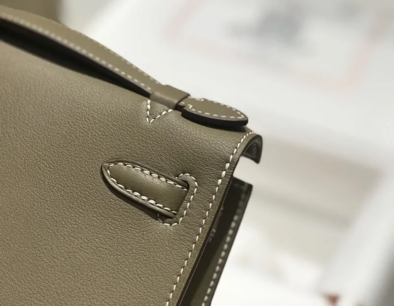 Hermes Kelly DanSe Leather Handbag in Taupe Model 16 - Image 5
